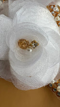 Carregar imagem no visualizador da galeria, Tiara infantil Luxo Rosas e Brilhos

