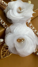 Carregar imagem no visualizador da galeria, Tiara infantil Luxo Rosas e Brilhos

