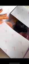 Carregar e reproduzir vídeo no visualizador da galeria, Broche Flor de Organza
