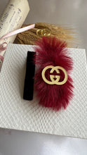 Carregar imagem no visualizador da galeria, Par de Hair  Clips Marsala - Gucci
